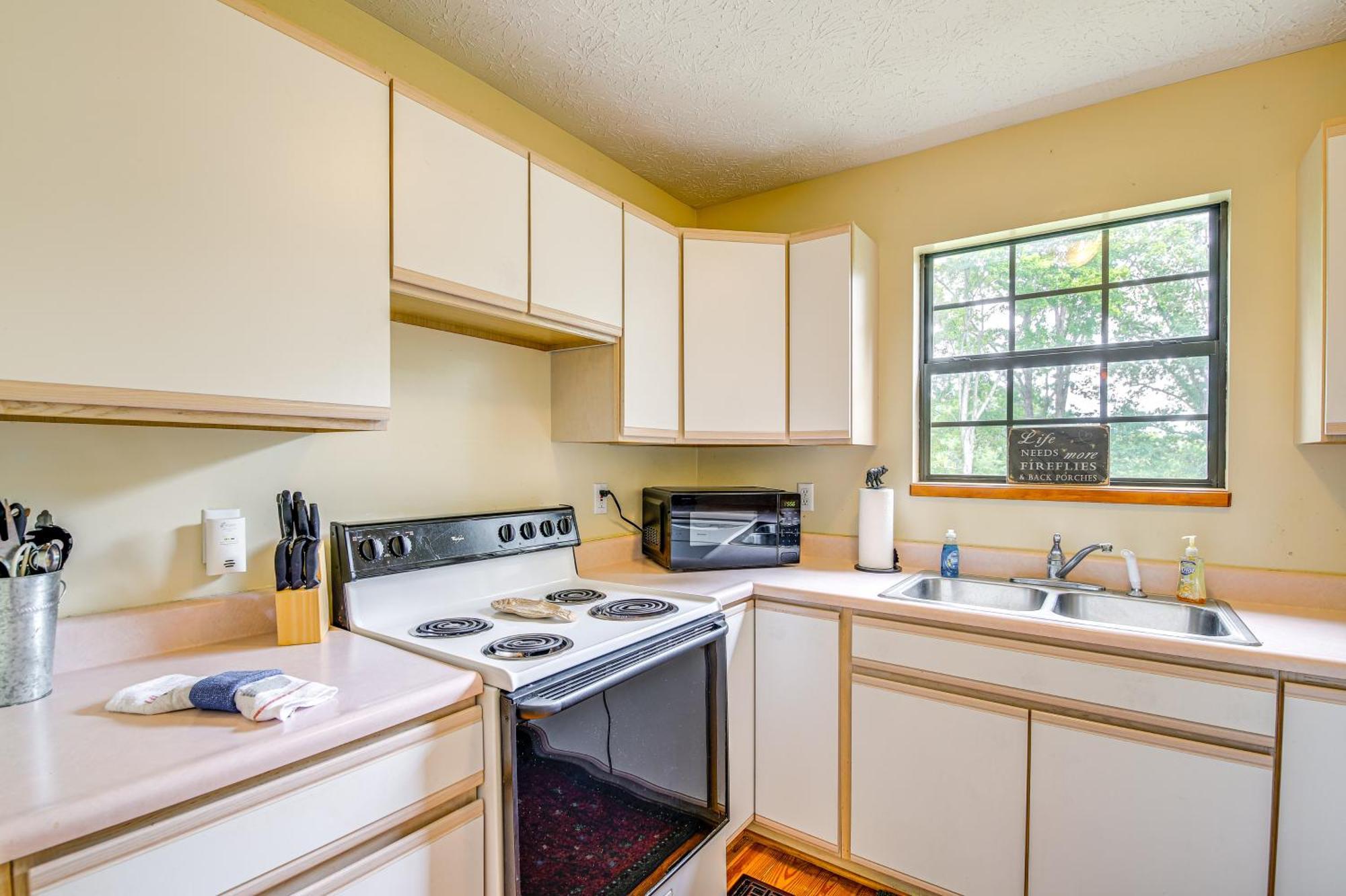 Pet-Friendly Sevierville Rental With Private Hot Tub Eksteriør bilde